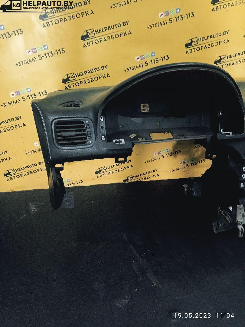 панель передняя салона (торпедо) Honda Accord 5 поколение 1995, 2.0 л., F20B, бензин, АКПП, черный, седан - фото №1
