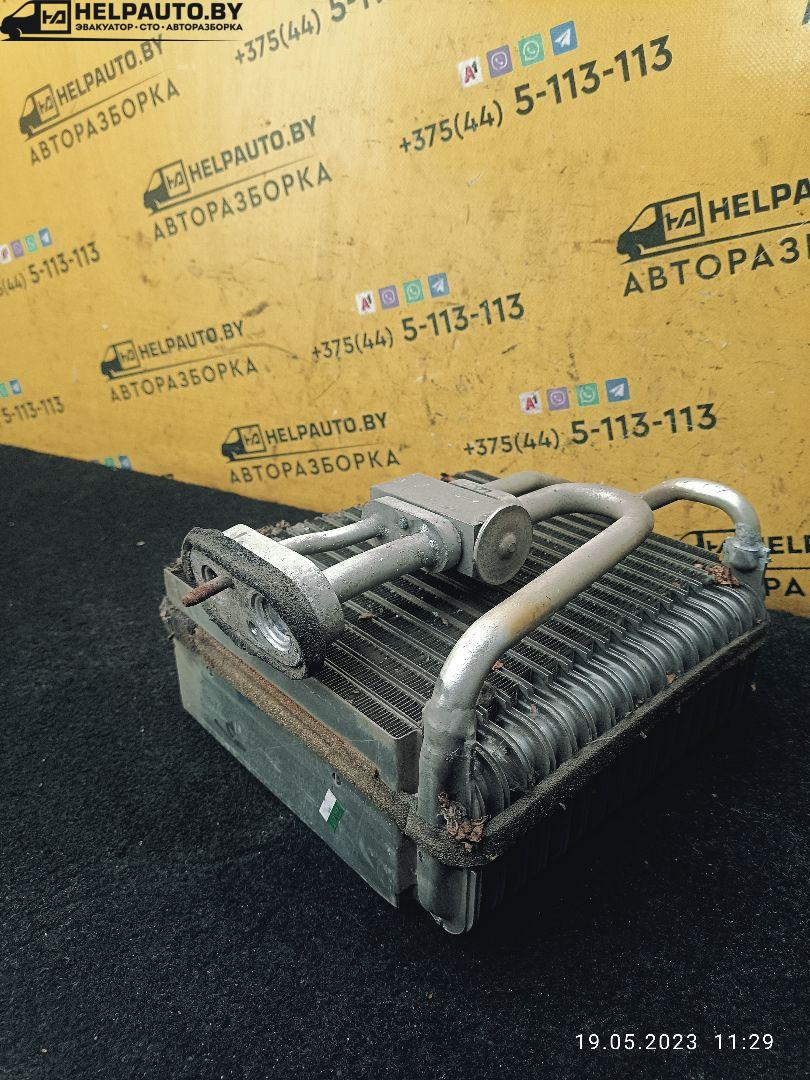 испаритель кондиционера Daewoo Nubira J100 1998, 2.0 л., бензин, МКПП, красный / зеленый, седан - фото №1