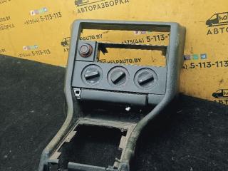 консоль салона Audi 100 С3 [рестайлинг] 1990, 1.8 л., бензин, МКПП, серый, седан