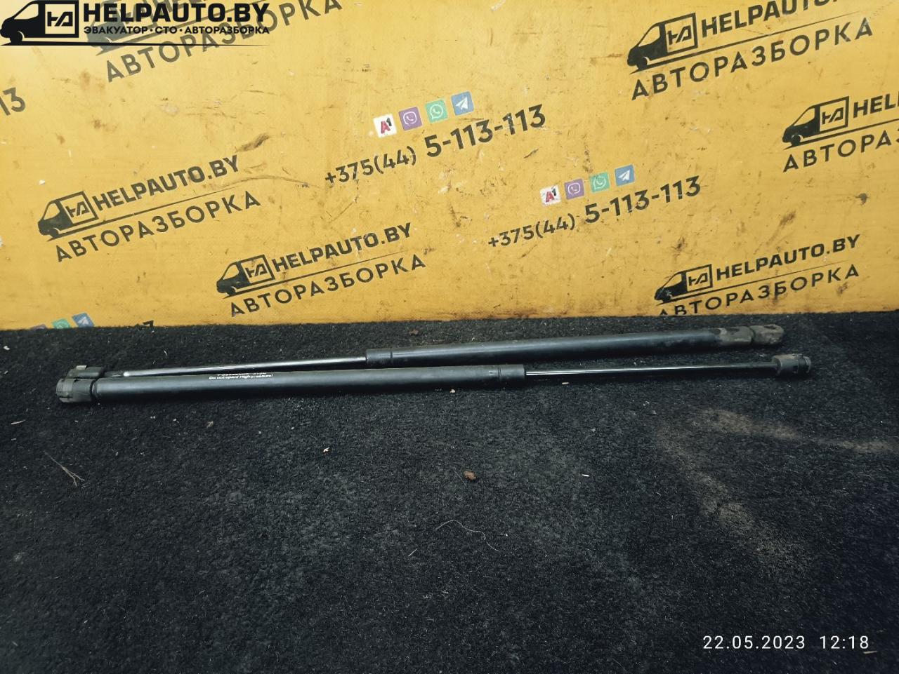 амортизатор крышки багажника (3-5 двери) Renault Scenic 1 поколение 1998, 1.9 л., дизель, МКПП, серый, минивэн - фото №1
