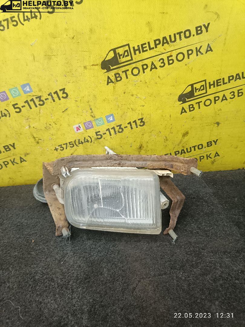 фара противотуманная левая Mitsubishi Galant 8 поколение 1998, 2.0 л., бензин, АКПП, зеленый, универсал - фото №1