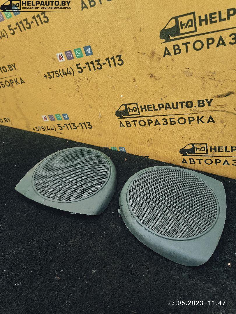 Накладка (сетка) динамика Renault Scenic 1 поколение 1998, 1.9 л., дизель, МКПП, серый, минивэн - фото №1
