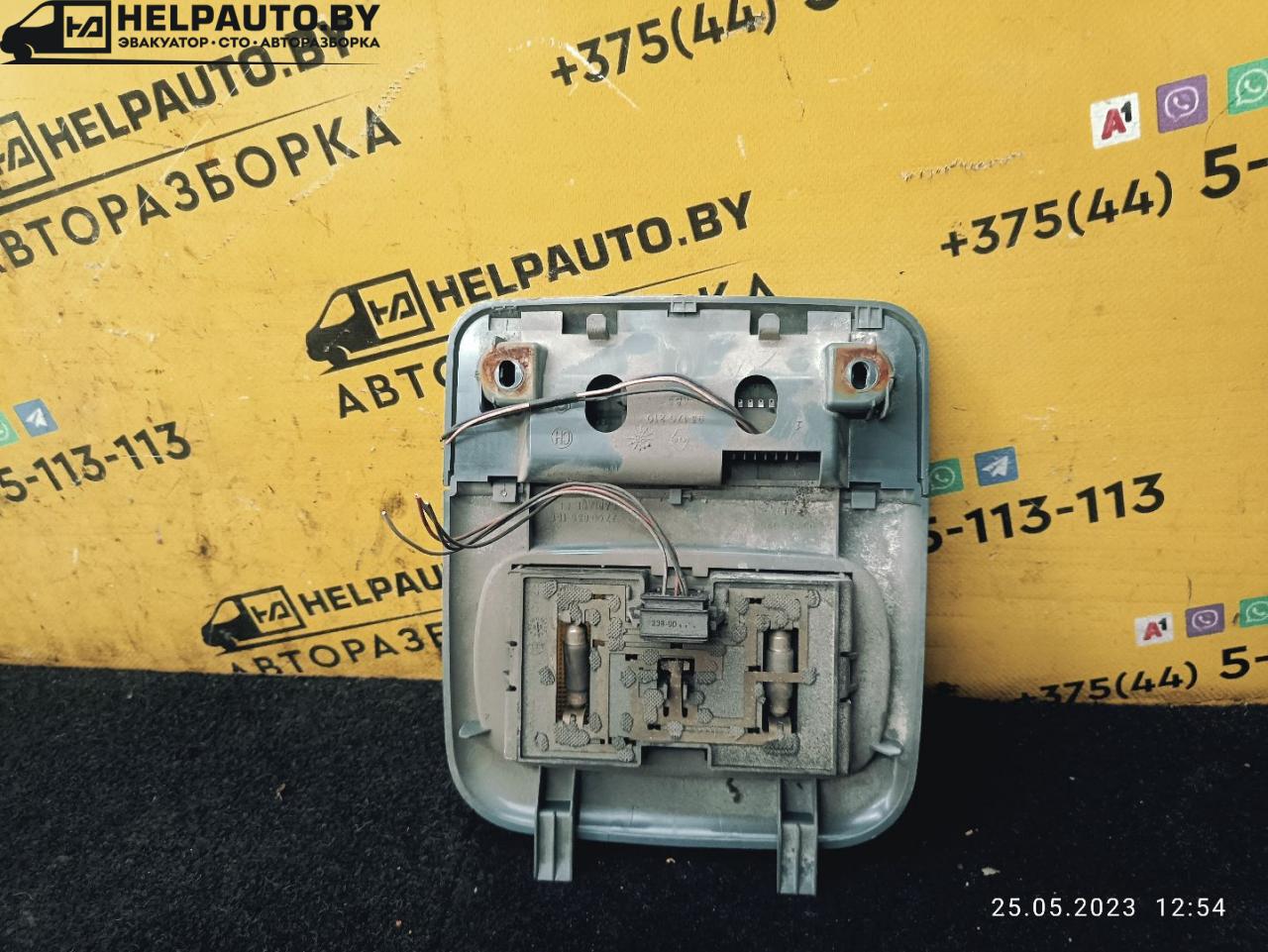 фонарь салона (плафон) Renault Megane 1 поколение 1996, бензин, МКПП, черный, хетчбэк 5 дв. - фото №1