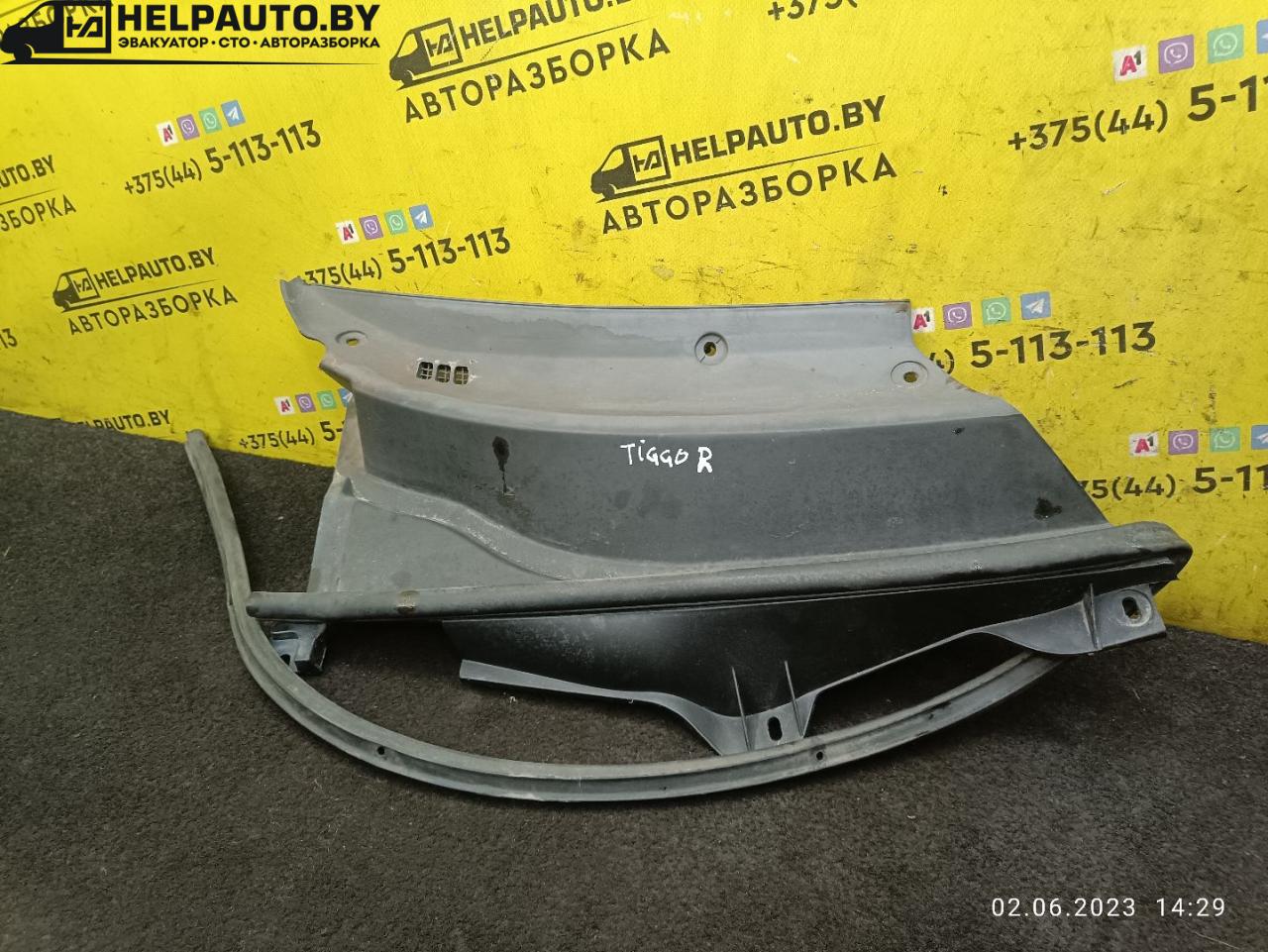 дождевик Chery Tiggo (T11) 1 поколение 2008, 1.6 л., бензин, МКПП, черный, внедорожник 5 дв. - фото №1