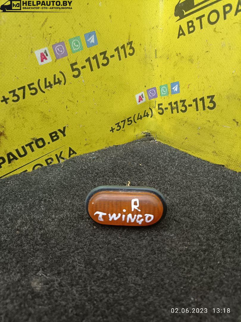 повторитель передний прав. Renault Twingo 1 поколение 1998, 1.2 л., бензин, МКПП, зелёный металлик, хетчбэк 3 дв. - фото №1