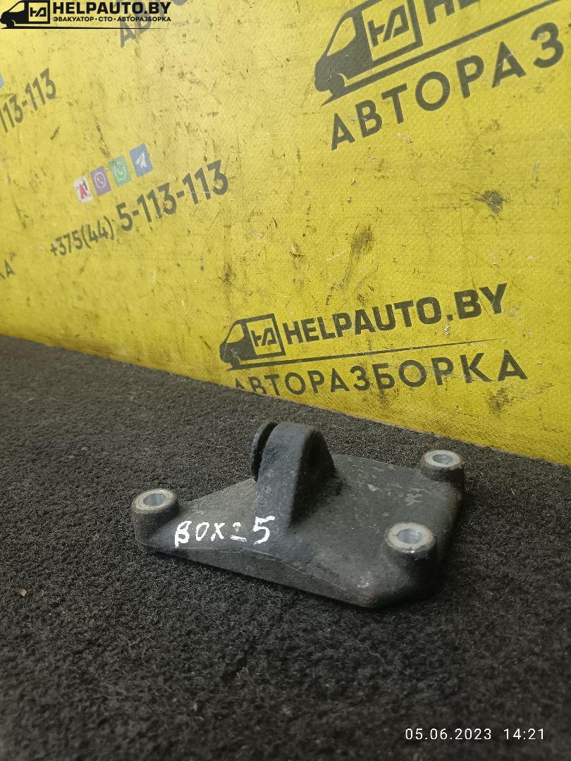кронштейн (крепление) Peugeot Boxer 1 поколение 1999, 2.5 л., THY (DK5ATE), дизель, МКПП, белый, микроавтобус - фото №1