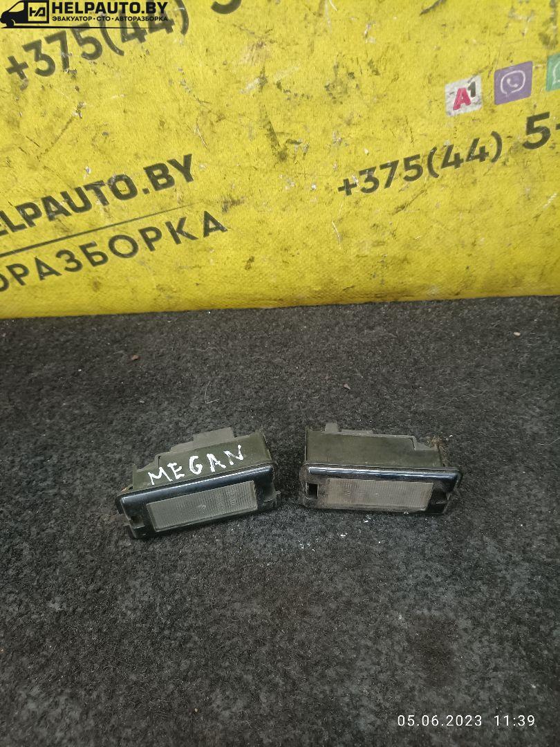 фонарь салона (плафон) Renault Megane 1 поколение 1996, бензин, МКПП, черный, хетчбэк 5 дв. - фото №1