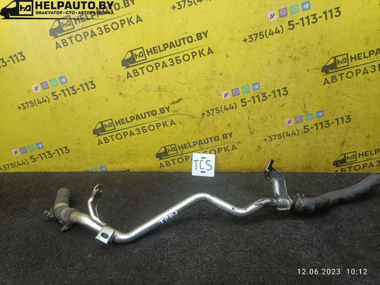 трубка охлаждающей жидкости Toyota Carina E 1 поколение 1997, 2.0 л., дизель, МКПП, зеленый, седан - фото №1