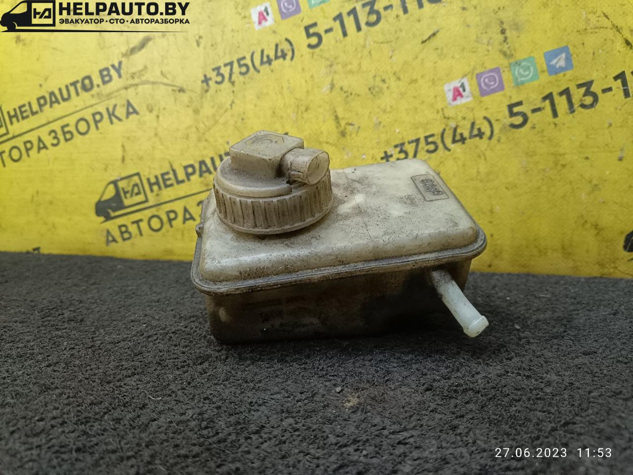бачок тормозной жидкости Opel Omega B 1997, 2.5 л., X 25 DT, дизель, МКПП, черный, универсал - фото №1