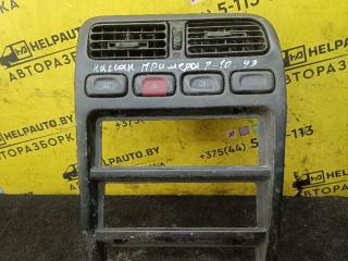 консоль салона Nissan Primera P10 1996, 2.0 л., бензин, МКПП, серый, универсал