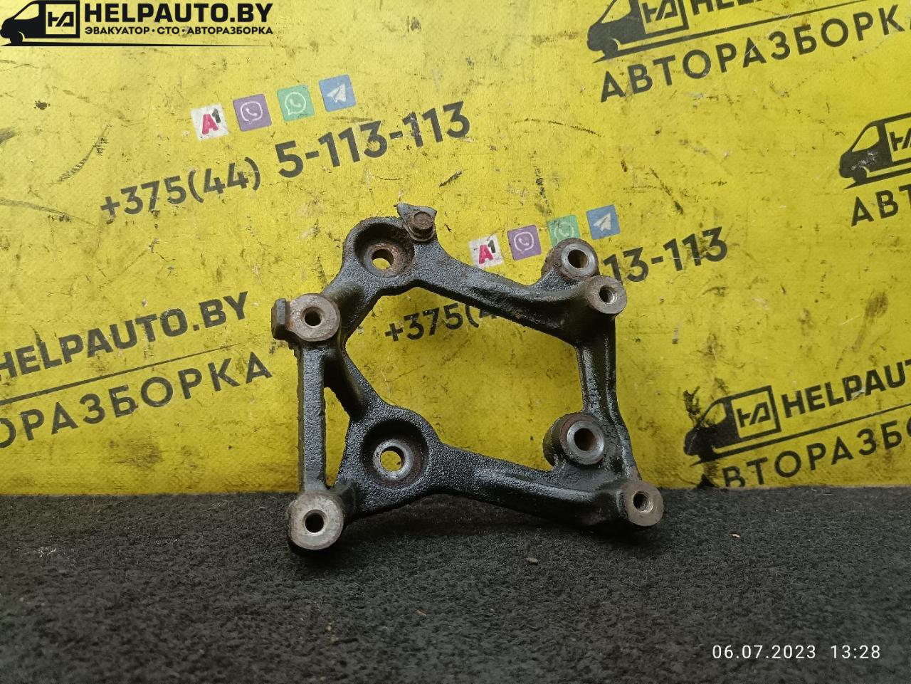кронштейн двигателя Honda Accord 5 поколение 1995, 2.0 л., F20B, бензин, АКПП, черный, седан - фото №1