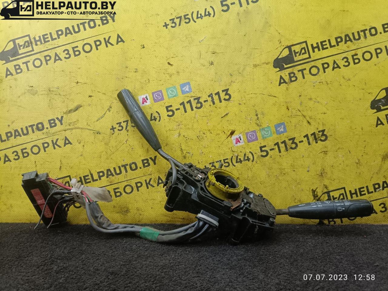 переключатель подрулевой (стрекоза) Toyota Carina E 1 поколение 1996, 1.6 л., 4A-FE, бензин, МКПП, красный, универсал - фото №1