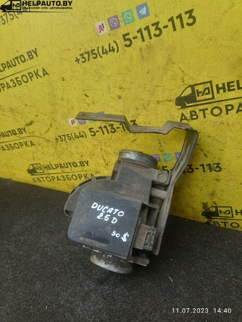 расходомер воздуха Peugeot Boxer 1 поколение 1999, 2.5 л., THY (DK5ATE), дизель, МКПП, белый, микроавтобус - фото №1