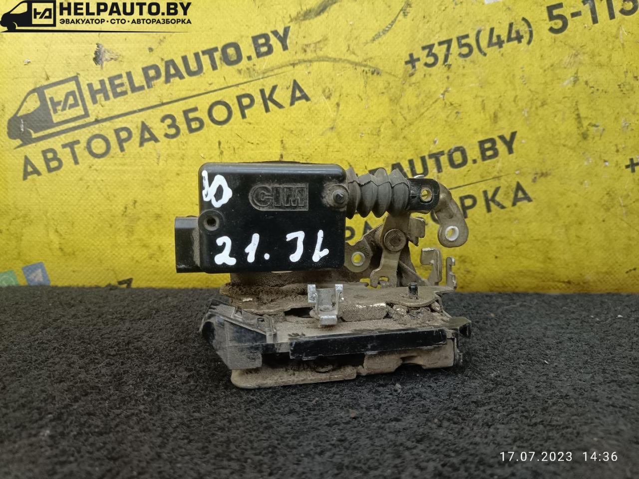 замок двери задней левой Renault 21 1 поколение 1989, 2.0 л., J7T 284, бензин, МКПП, зеленый, седан - фото №1
