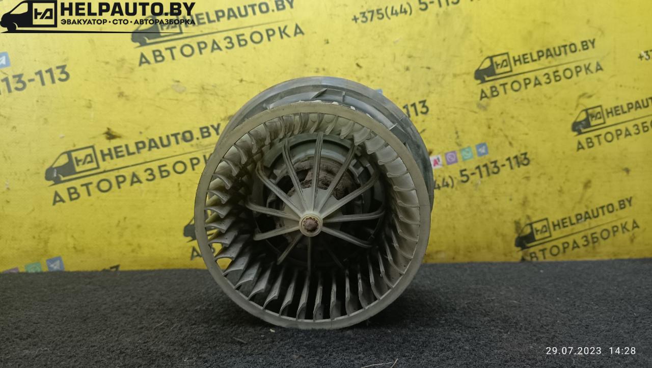 моторчик печки Alfa Romeo 146 1 поколение 930B 1996, 1.4 л., бензин, МКПП, черный, хетчбэк 5 дв. - фото №1