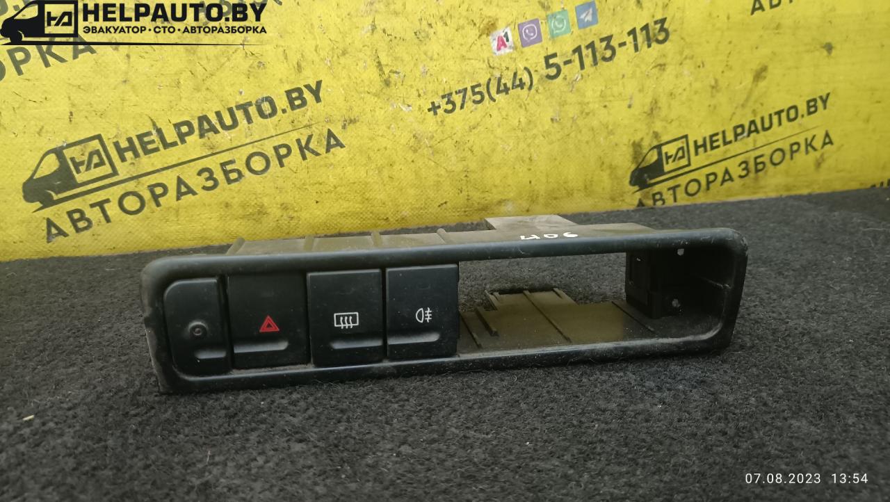 кнопка (выключатель) Peugeot 406 1 поколение 1997, 1.8 л., бензин, МКПП, бордовый, седан - фото №1