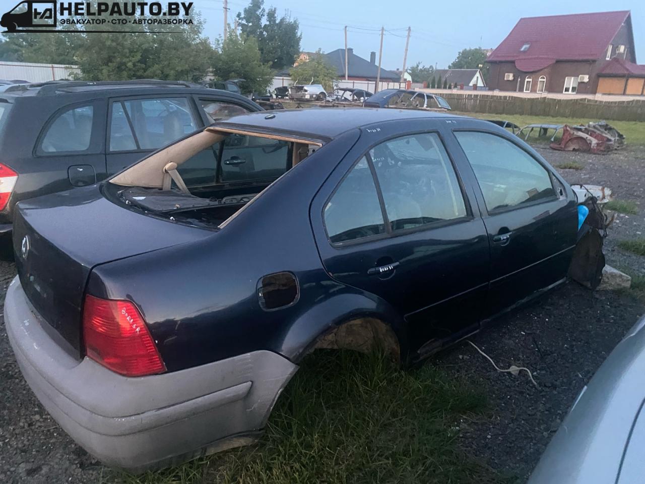 четверть передняя левая Volkswagen Bora 1 поколение 2000, 1.8 л., бензин, 5МКПП, синий - фото №1