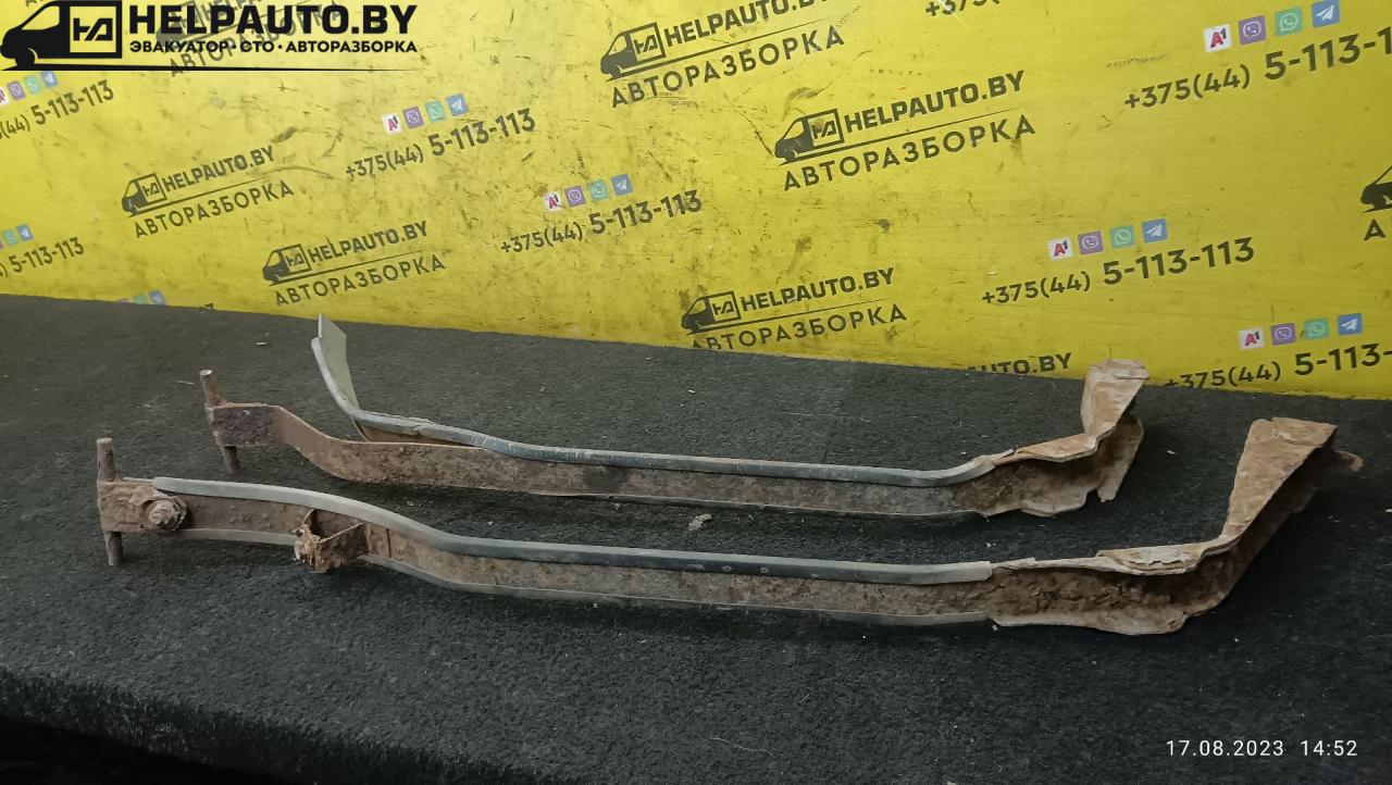 крепление бака топливного Mazda MX-3 1 поколение 1995, 1.6 л., бензин, МКПП, красный, хетчбэк 3 дв. - фото №1