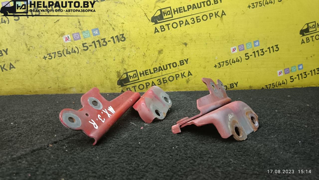 петля капота Mazda MX-3 1 поколение 1995, 1.6 л., бензин, МКПП, красный, хетчбэк 3 дв. - фото №1