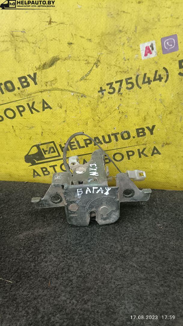 замок багажника Mazda MX-3 1 поколение 1995, 1.6 л., бензин, МКПП, красный, хетчбэк 3 дв. - фото №1