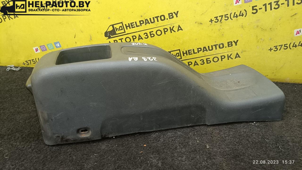 пластик Mazda 323 6 поколение 1998, 2.0 л., дизель, МКПП, синий, хетчбэк 3 дв. - фото №1