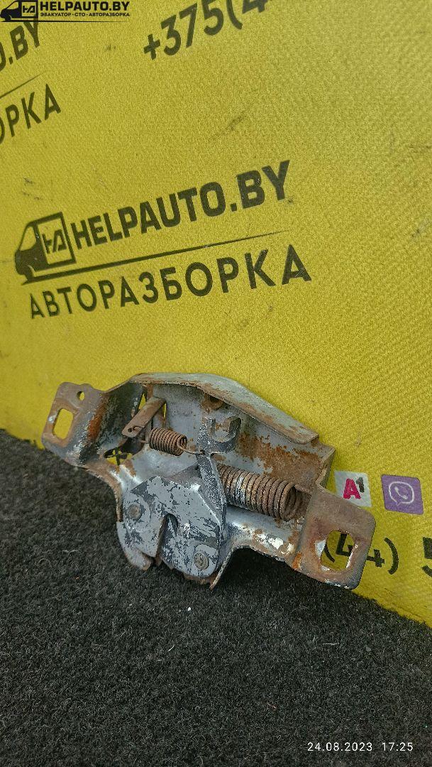 замок капота Mitsubishi Galant 5 поколение 1985, 2.0 л., бензин, МКПП, черный, седан - фото №1