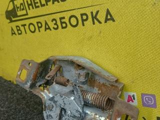 замок капота Mitsubishi Galant 5 поколение 1985, 2.0 л., бензин, МКПП, черный, седан