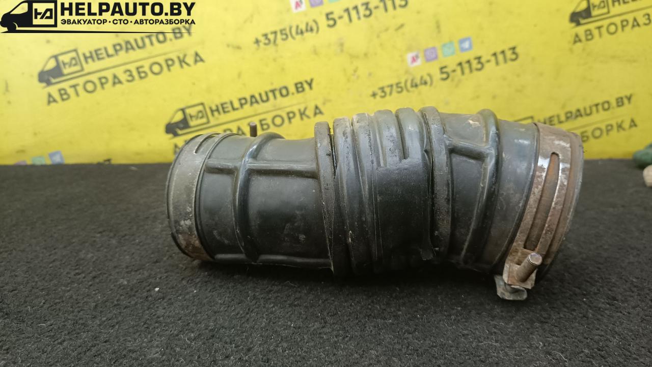 патрубок воздушного фильтра Kia Sportage 1 поколение 2001, 2.0 л., FE (16V), бензин, 5МКПП, зеленый, внедорожник 5 дв. - фото №1