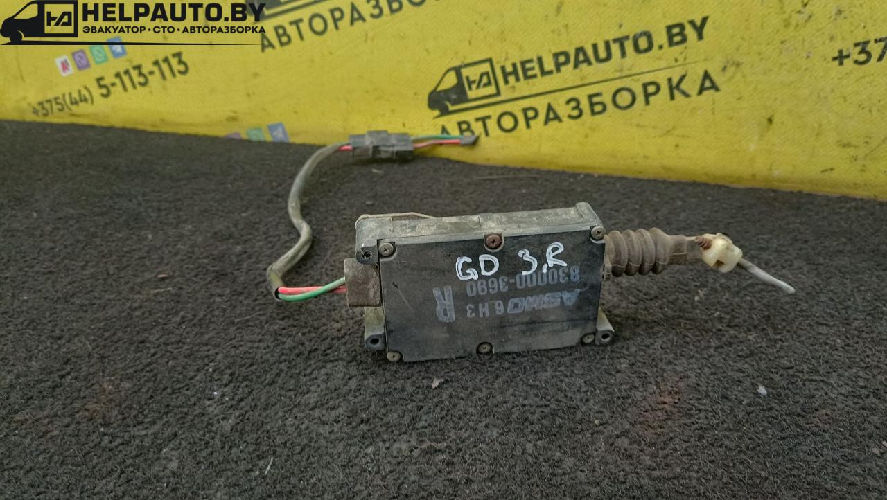 активатор (привод) замка двери Mazda 626 3 поколение GD 1992, 1.8 л., бензин, МКПП, синий, седан - фото №1