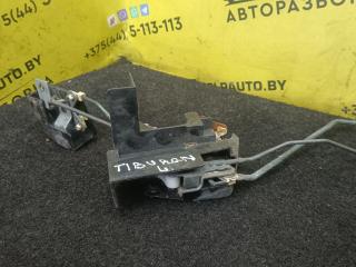 замок двери передней левой Hyundai Tiburon 1 поколение [рестайлинг] RD 2001, 2.0 л., бензин, 5МКПП, красный, купе