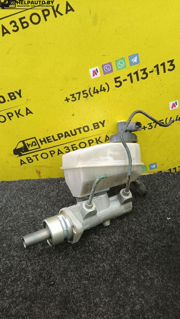 цилиндр тормозной главный Renault Scenic RX4 1 поколение 2003, 2.0 л., F4R 744, бензин, МКПП, синий, внедорожник 5 дв. - фото №1