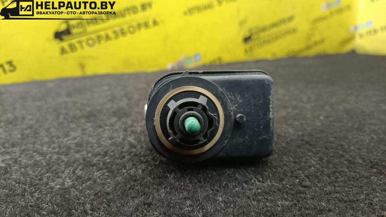 корректор фар Renault Scenic RX4 1 поколение 2003, 2.0 л., F4R 744, бензин, МКПП, синий, внедорожник 5 дв., VALEO, PA66-GF30 - фото №1