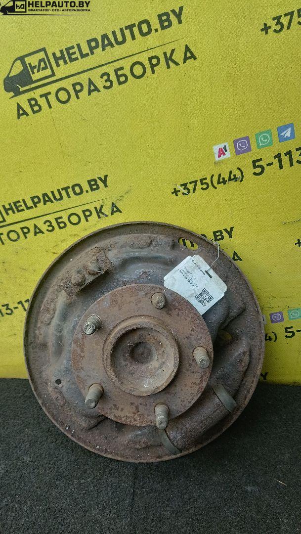 ступица задняя левая Dodge Grand caravan 4 поколение 2003, 3.3 л., бензин, АКПП, серебристый, минивэн - фото №1