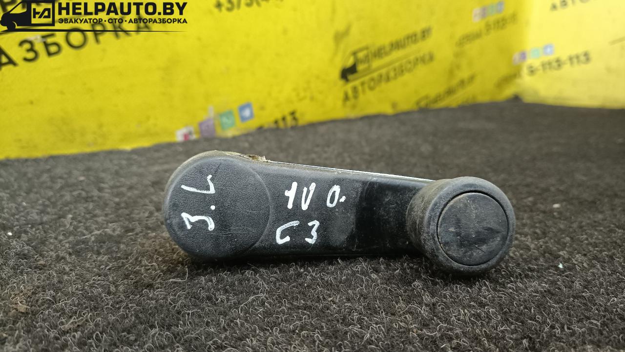 ручка стеклоподъемника задней Audi 100 С3 1986 - фото №1