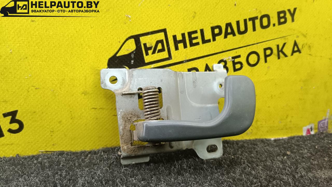 ручка внутренняя задняя левая Mitsubishi Space Wagon 2 поколение (Typ N30/N40) 1994, 2.0 л., 4D68 T, дизель, МКПП, серый, минивэн - фото №1