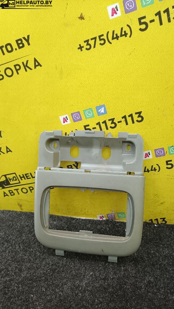 фонарь салона (плафон) Renault Scenic RX4 1 поколение 2003, 2.0 л., F4R 744, бензин, МКПП, синий, внедорожник 5 дв. - фото №1