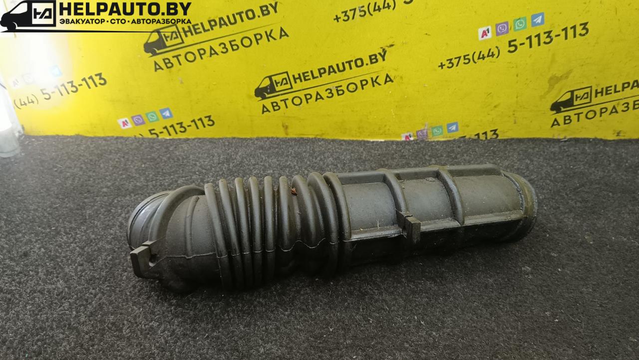 патрубок воздушного фильтра Dodge Caravan 3 поколение 1999, 2.4 л., бензин, АКПП, минивэн, передний привод - фото №1