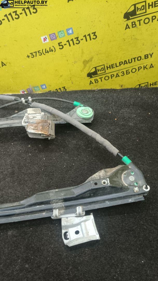 стеклоподъемник электрический передний правый Ford Focus 1 поколение 2000, D2R5A, FOCUS, BROSE - фото №1