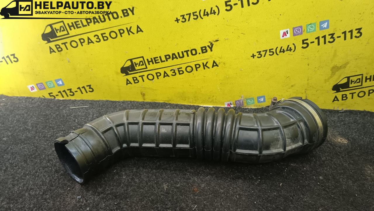 патрубок воздушного фильтра Fiat Ducato 2 поколение 2001, 2.8 л., дизель, МКПП, красный, микроавтобус, передний привод - фото №1