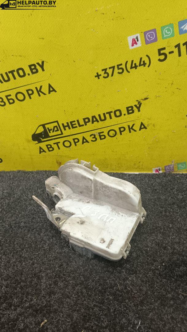 замок двери передней правой Volkswagen Golf 3 поколение 1995, 1.9 л., 1Y, дизель, МКПП, белый, универсал, передний привод - фото №1