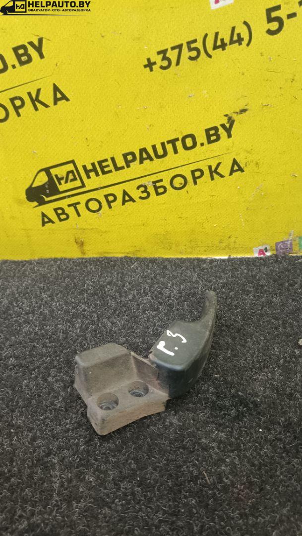 ручка открывания капота Volkswagen Golf 3 поколение 1995, 1.9 л., 1Y, дизель, МКПП, белый, универсал, передний привод - фото №1