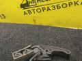 ручка открывания капота Volkswagen Golf 3 поколение 1995, 1.9 л., 1Y, дизель, МКПП, белый, универсал, передний привод - фото №3