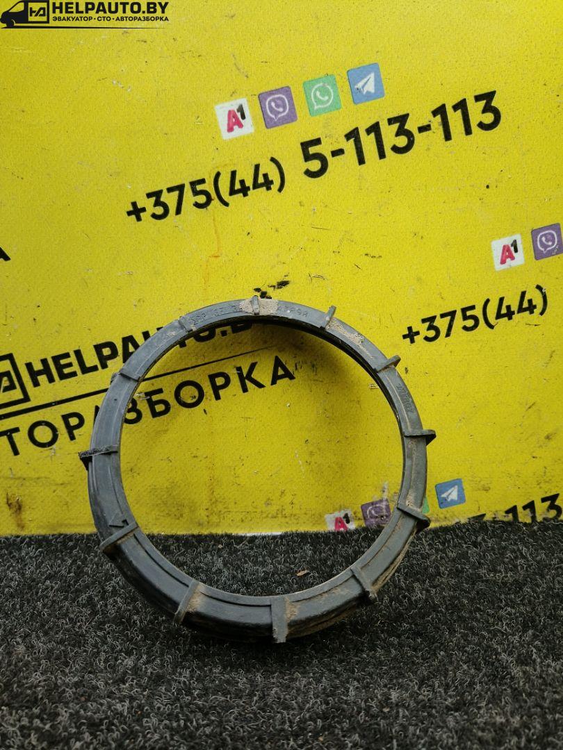 гайка топливного насоса Renault Scenic RX4 1 поколение 2003, 2.0 л., F4R 744, бензин, МКПП, синий, внедорожник 5 дв. - фото №1
