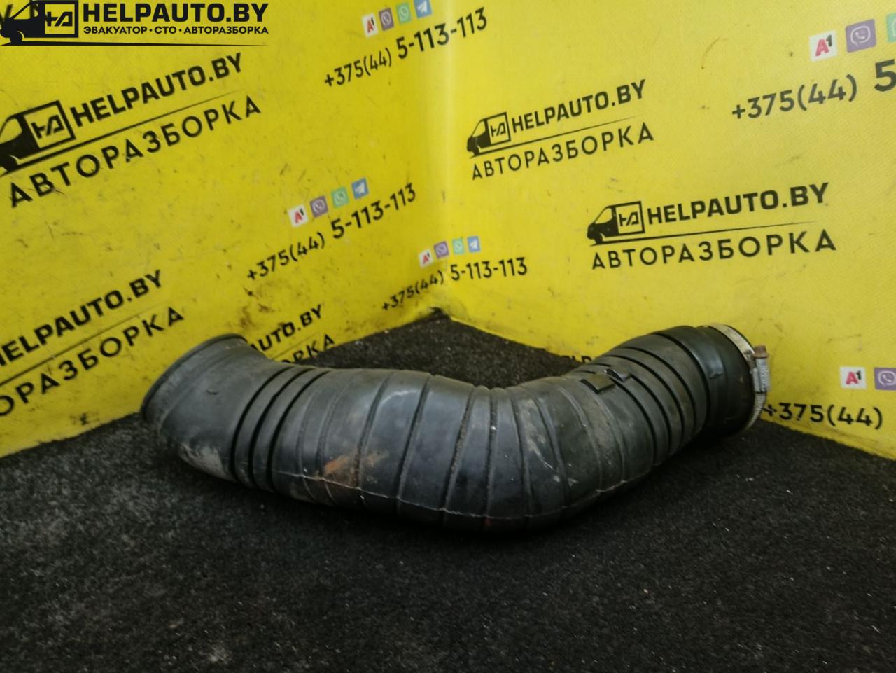 патрубок воздушного фильтра Volkswagen Passat B3 1992, 1.9 л., 1Y, дизель, 5МКПП, серый, седан - фото №1