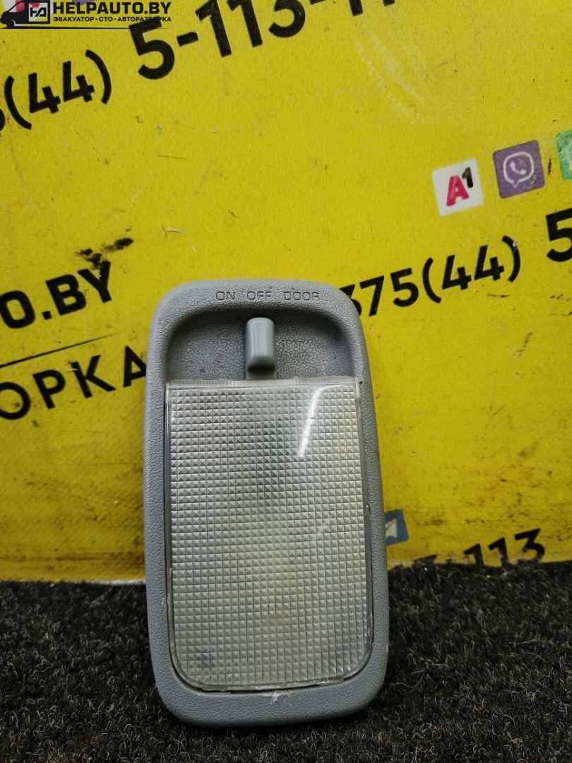 фонарь салона (плафон) Toyota Carina E 1 поколение 1995, 2.0 л., 2C, дизель, МКПП, бордовый, хетчбэк 5 дв., передний привод - фото №1