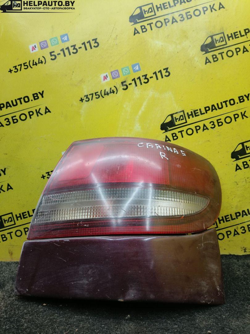 фонарь задний правый Toyota Carina E 1 поколение 1995, 2.0 л., 2C, дизель, МКПП, бордовый, хетчбэк 5 дв., передний привод - фото №1