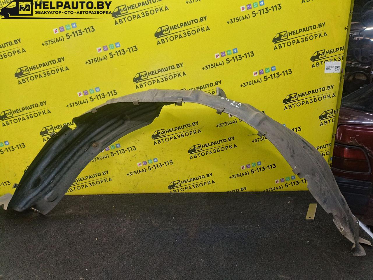 защита арок передняя левая (подкрылок) Mazda 626 3 поколение 1990, 2.0 л., F8 (12V), бензин, 5МКПП, серебристый, седан, передний привод - фото №1