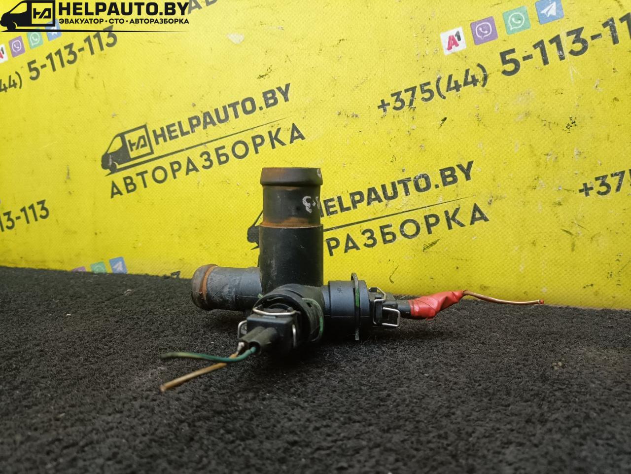 корпус термостата Volkswagen Passat B3 1992, 1.9 л., 1Y, дизель, 5МКПП, серый, седан - фото №1
