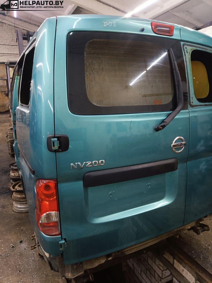 подсветка номера Nissan NV200 1 поколение 2010, 1.5 л., K9K 276, дизель, МКПП, берюзовый, минивэн, передний привод - фото №1