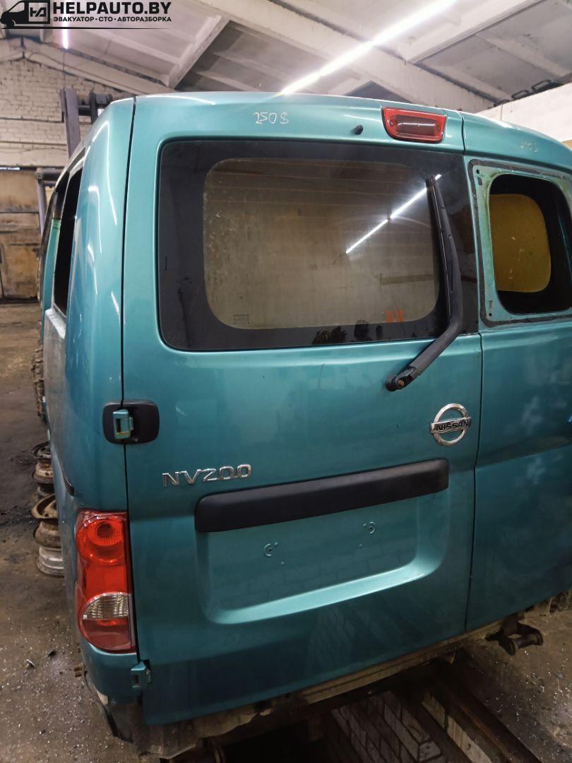 стоп-сигнал Nissan NV200 1 поколение 2010, 1.5 л., K9K 276, дизель, МКПП, берюзовый, минивэн, передний привод - фото №1
